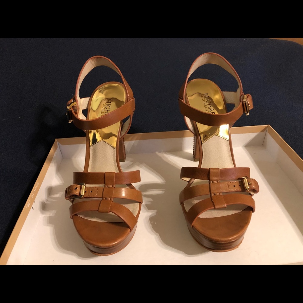 MICHAEL Michael Kors Grace Platforms size 8m